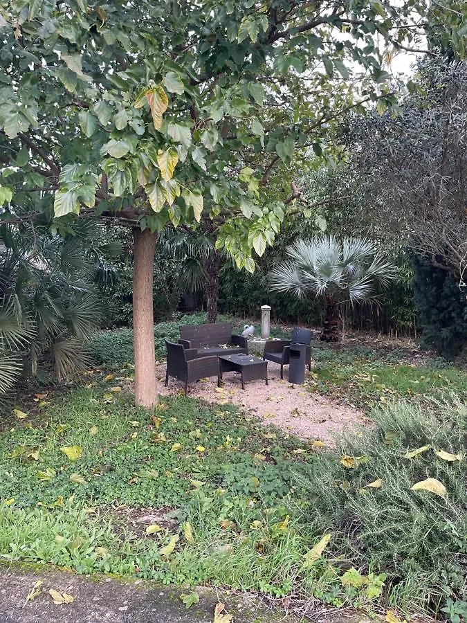 Appartement Maison T 2 Meuble Confort Proche Aeroport Pusignan